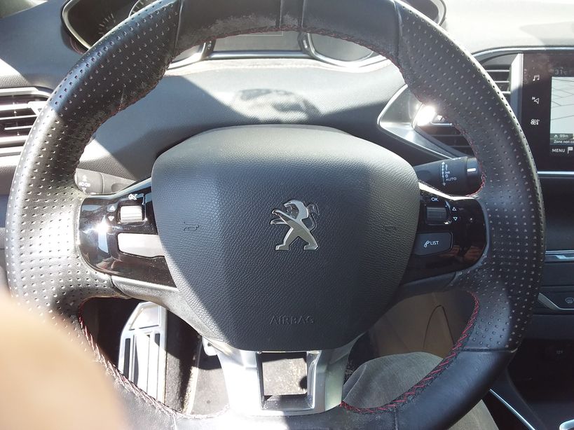 PEUGEOT 308 2017 - Photo n°8