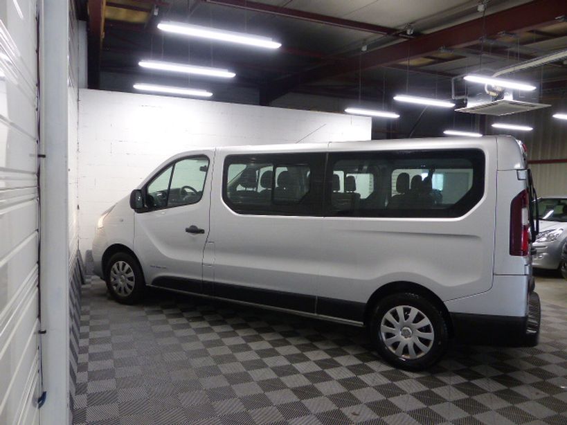 RENAULT TRAFIC III COMBI 2016 - Photo n°12