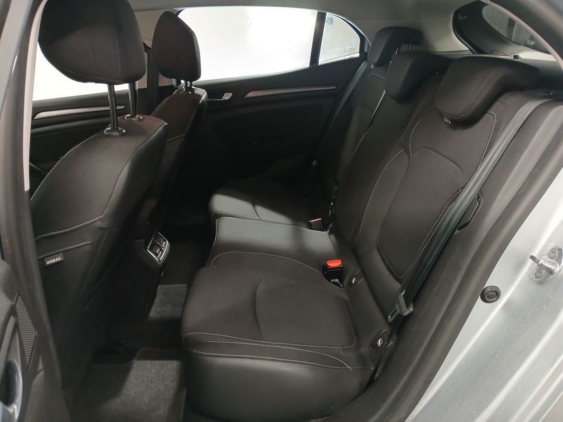 RENAULT MEGANE IV BERLINE 2021 - Photo n°28