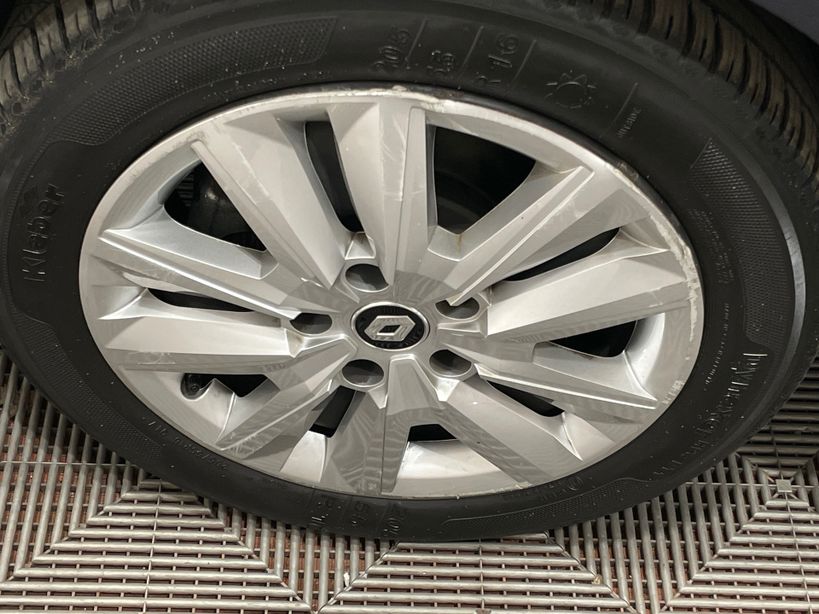 RENAULT MEGANE IV BERLINE 2022 - Photo n°7