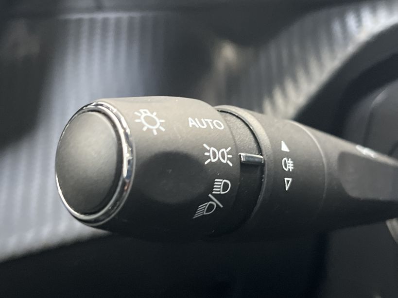 PEUGEOT 208 2023 - Photo n°32