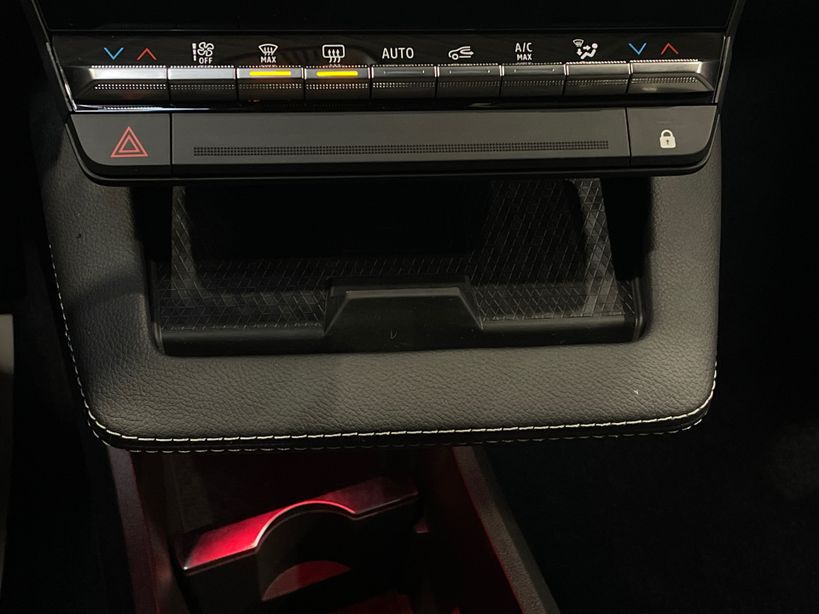 RENAULT MEGANE E TECH 2023 - Photo n°19