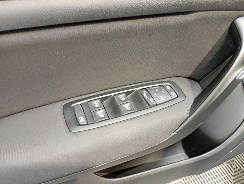 RENAULT MEGANE IV ESTATE 2021 - Photo n°36