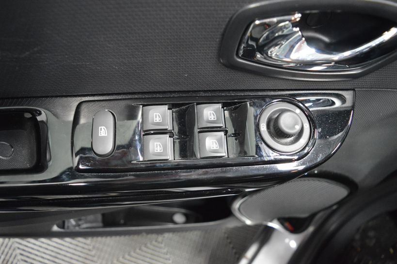 RENAULT CLIO IV 2014 - Photo n°13