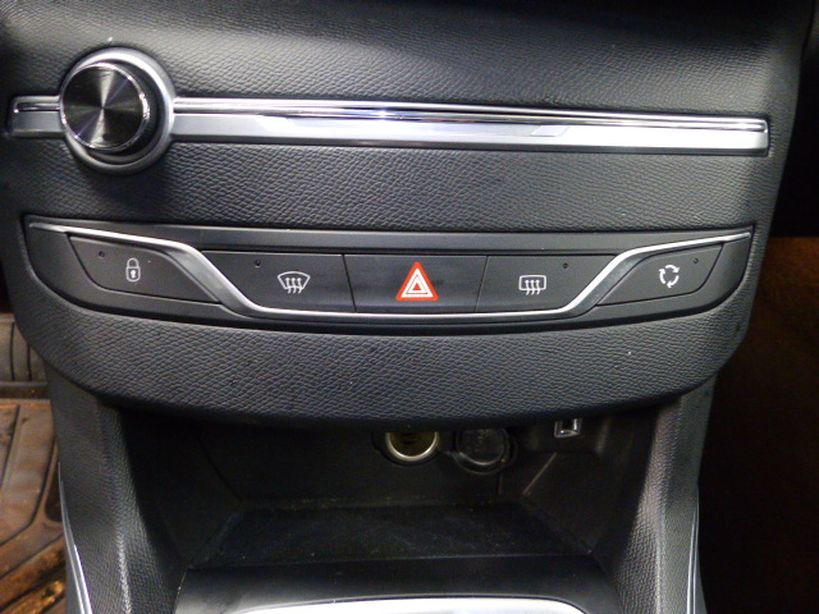 PEUGEOT 308 2019 - Photo n°22
