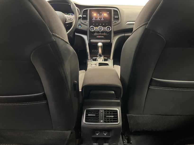 RENAULT MEGANE IV BERLINE 2021 - Photo n°37
