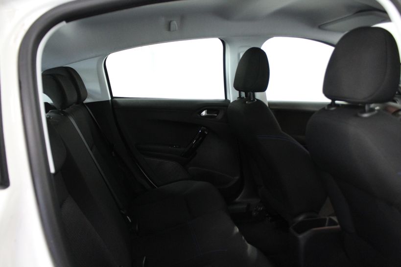 PEUGEOT 208 2019 - Photo n°7
