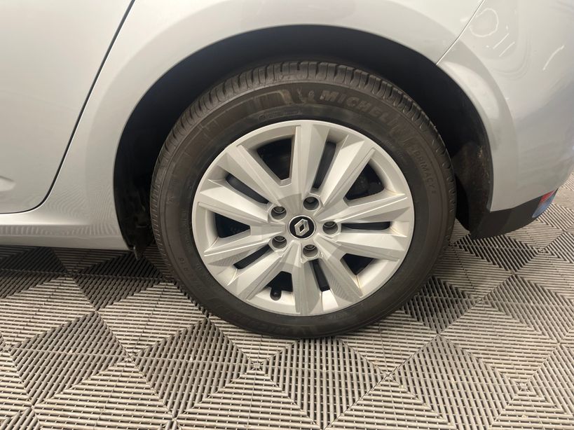 RENAULT MEGANE IV BERLINE 2022 - Photo n°37