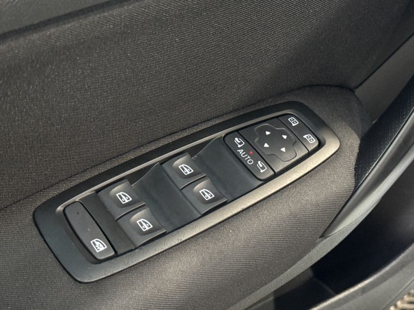 RENAULT MEGANE IV ESTATE 2022 - Photo n°34