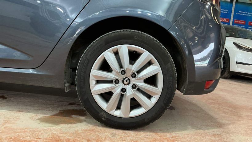 RENAULT MEGANE IV BERLINE 2022 - Photo n°9