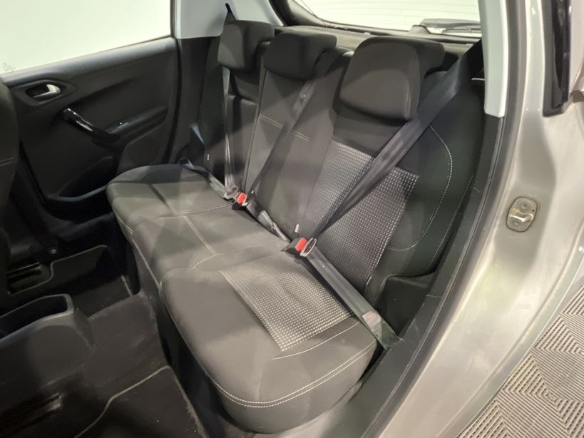 PEUGEOT 208 2016 - Photo n°9