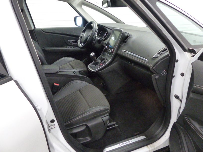 RENAULT GRAND SCENIC IV 2017 - Photo n°6