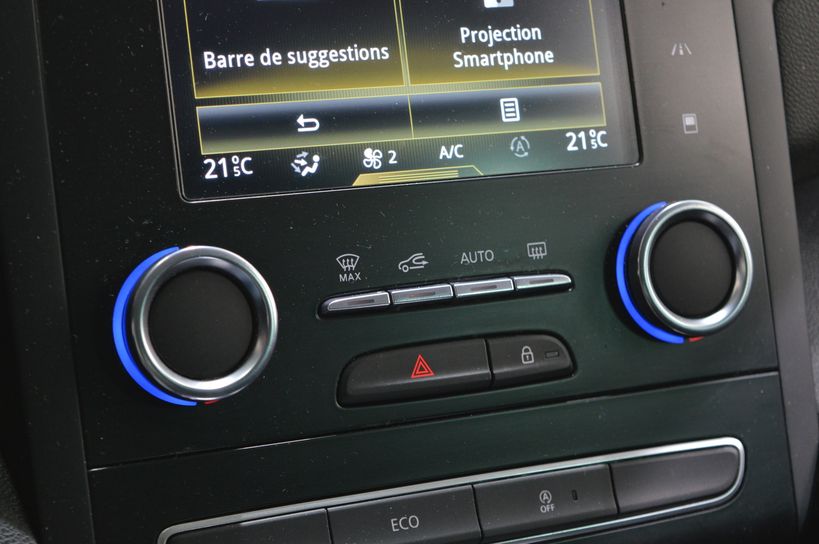 RENAULT MEGANE IV BERLINE 2019 - Photo n°22