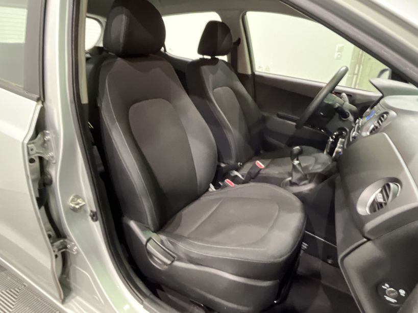 HYUNDAI i10 2019 - Photo n°38