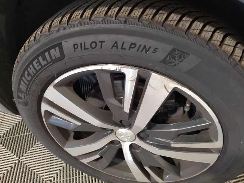 PEUGEOT 3008 2019 - Photo n°2