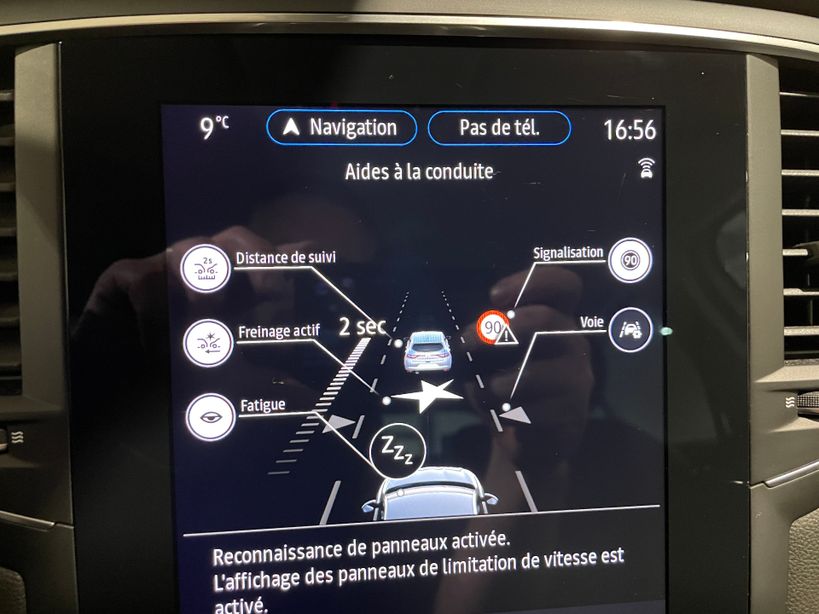 RENAULT MEGANE IV BERLINE 2022 - Photo n°21