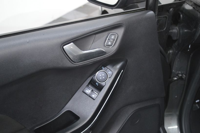 FORD FIESTA 2018 - Photo n°9