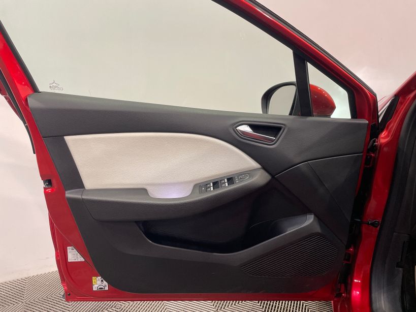 RENAULT CLIO V 2021 - Photo n°32