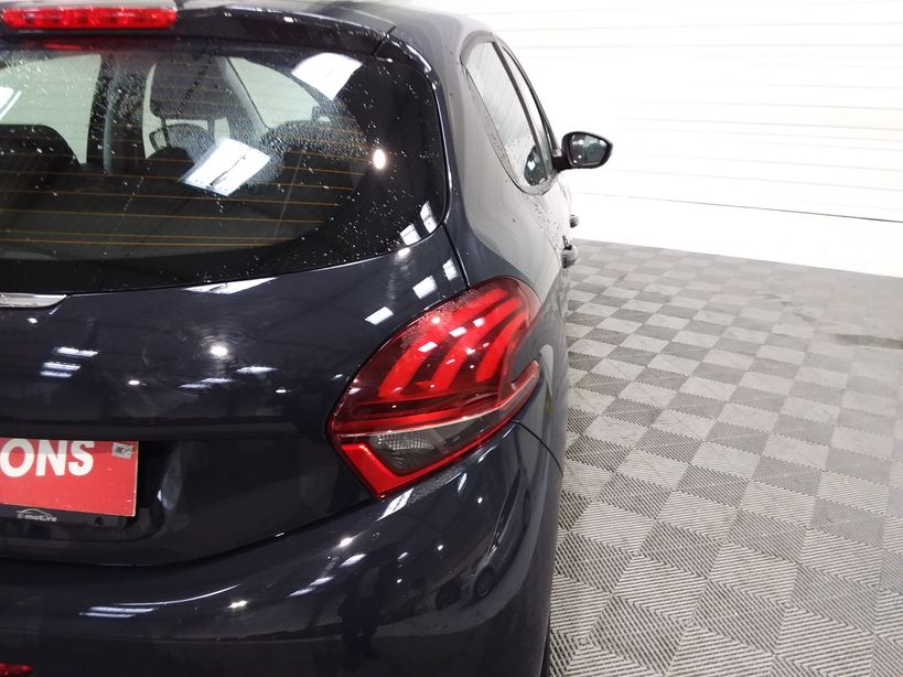PEUGEOT 208 2020 - Photo n°19