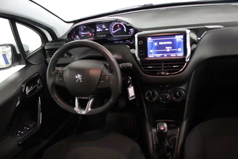PEUGEOT 208 2019 - Photo n°8