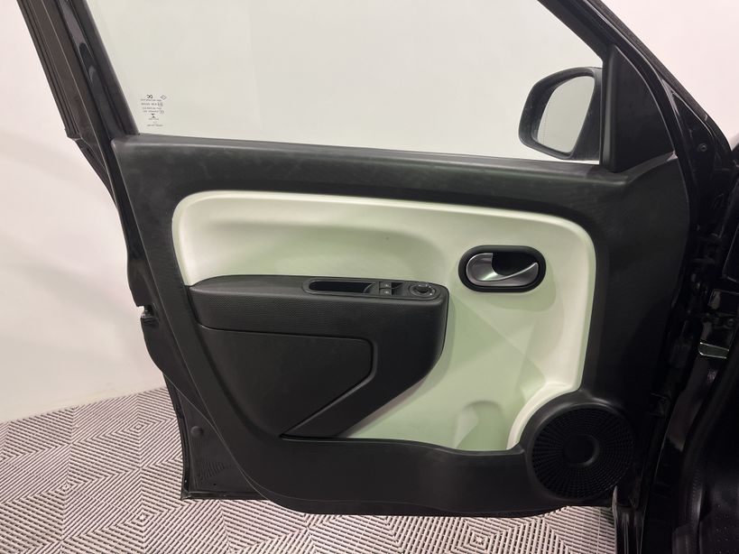 RENAULT TWINGO III 2018 - Photo n°31