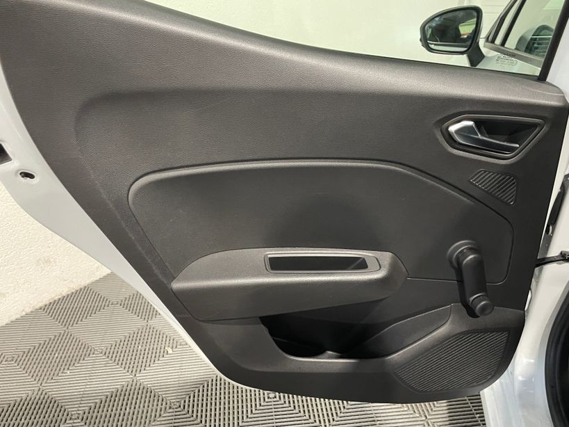 RENAULT CLIO V 2020 - Photo n°16