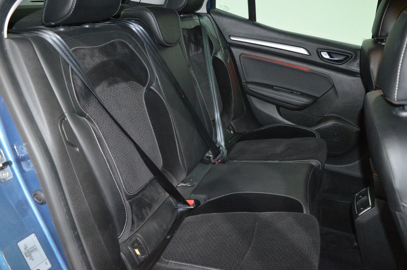 RENAULT MEGANE IV BERLINE 2018 - Photo n°37