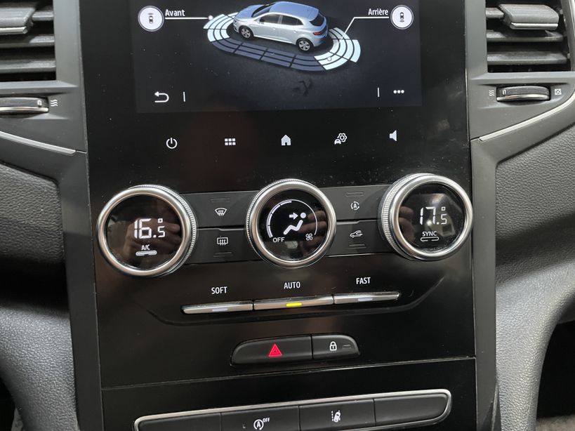 RENAULT MEGANE IV BERLINE 2021 - Photo n°23