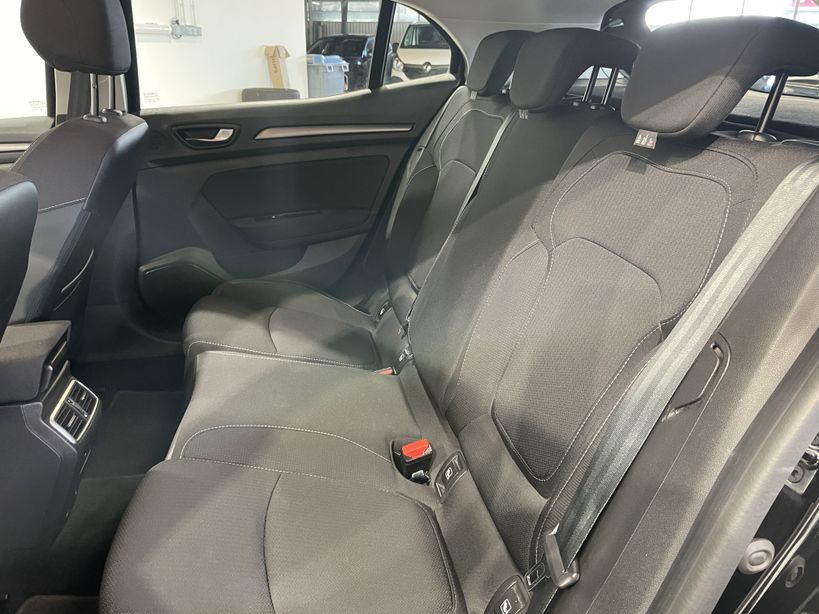 RENAULT MEGANE IV BERLINE 2022 - Photo n°16