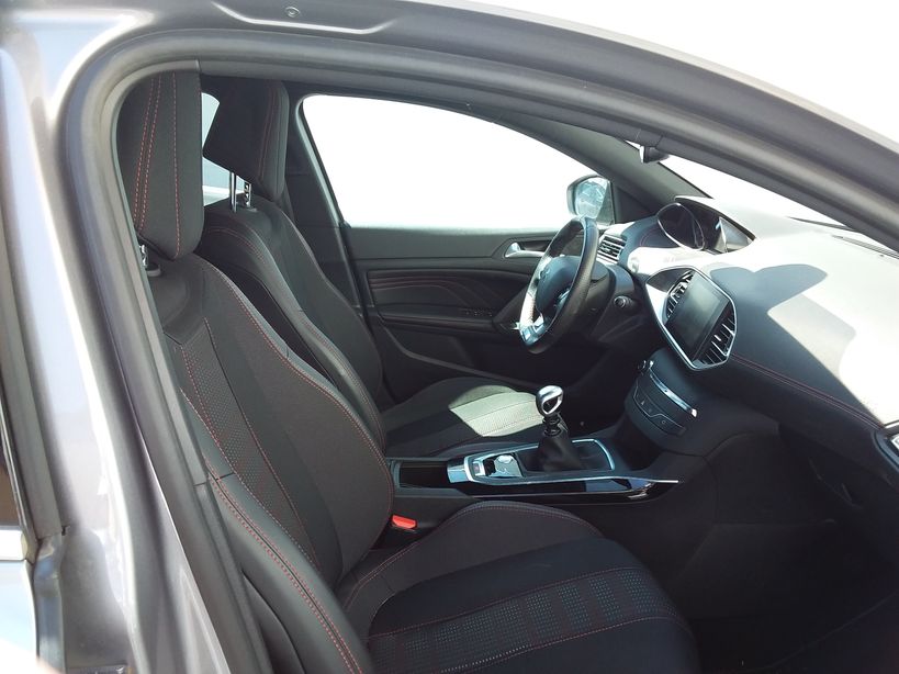PEUGEOT 308 2017 - Photo n°12