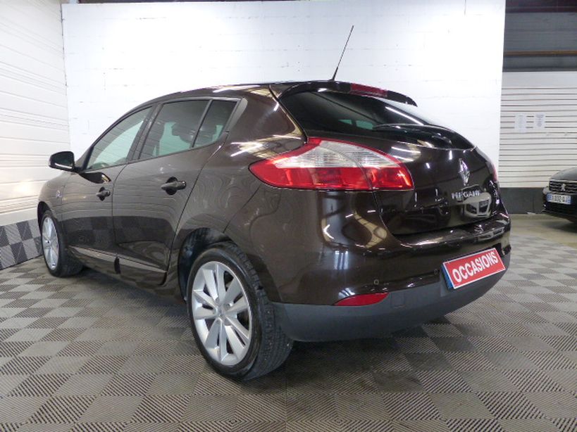 RENAULT MEGANE III BERLINE 2011 - Photo n°5