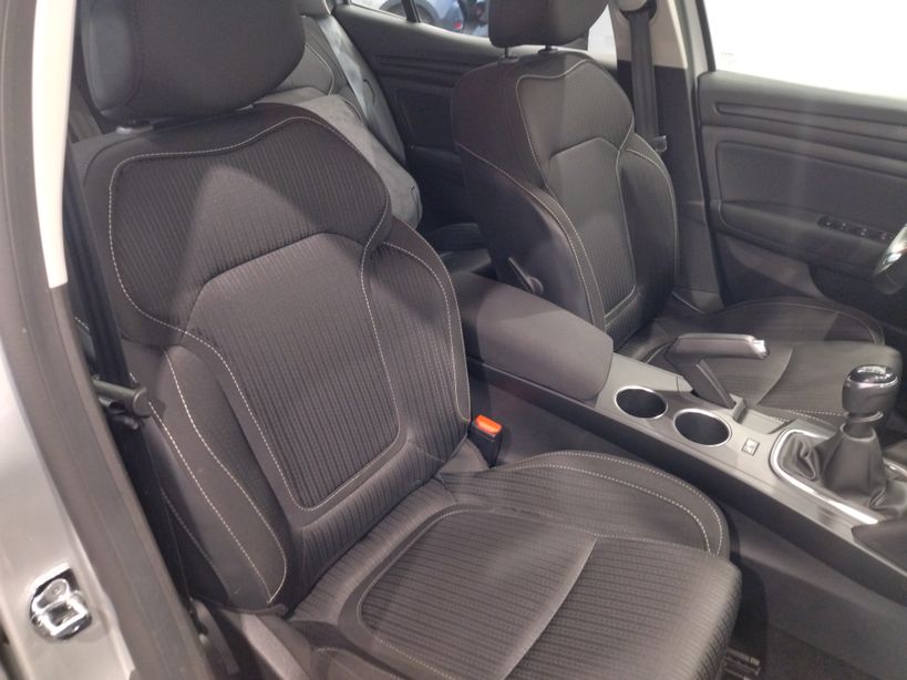 RENAULT MEGANE IV BERLINE BUSINESS 2019 - Photo n°7