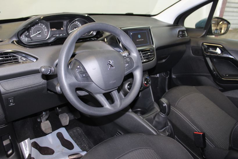 PEUGEOT 208 2018 - Photo n°6