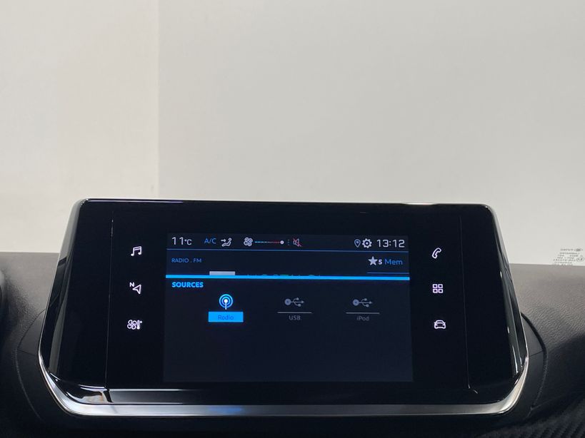 PEUGEOT 208 2023 - Photo n°13