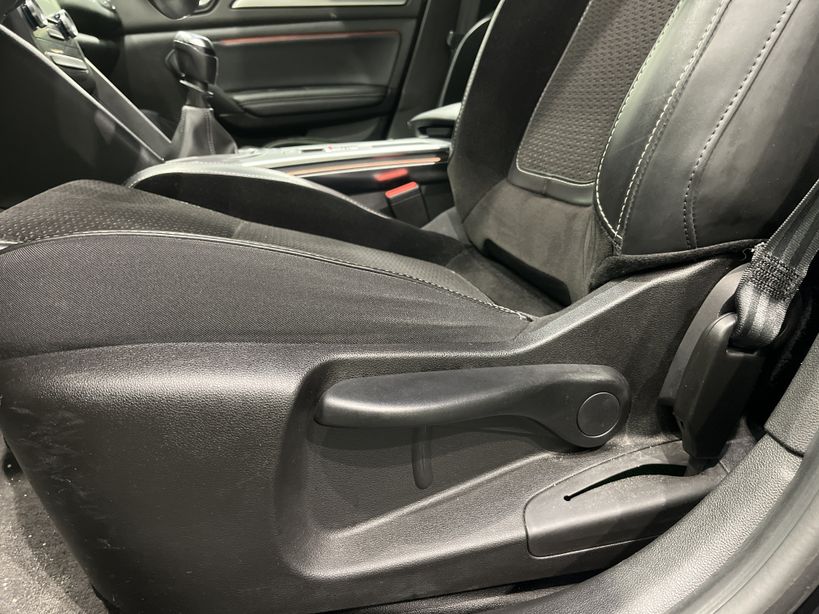 RENAULT MEGANE IV ESTATE 2017 - Photo n°34
