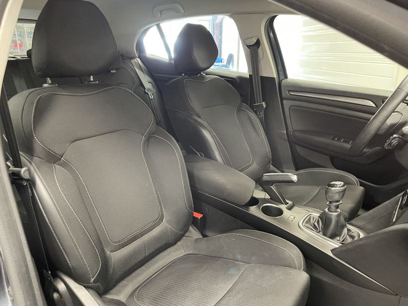 RENAULT MEGANE IV BERLINE 2022 - Photo n°11