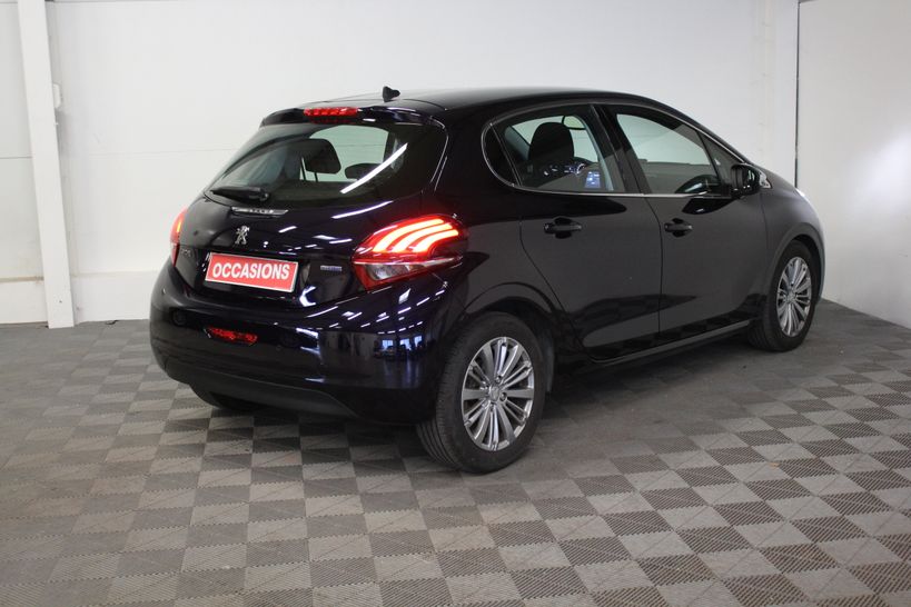 PEUGEOT 208 2015 - Photo n°4