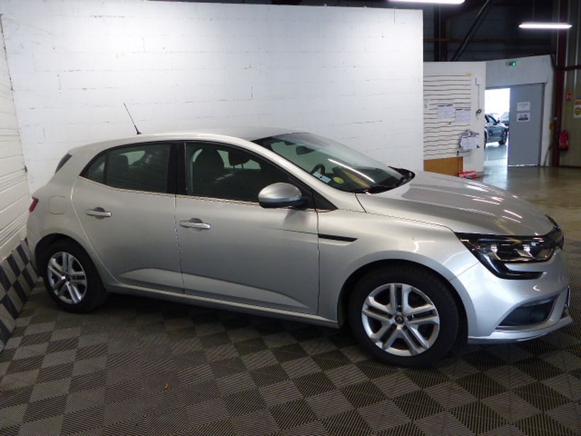 RENAULT MEGANE IV BERLINE BUSINESS 2018 - Photo n°5
