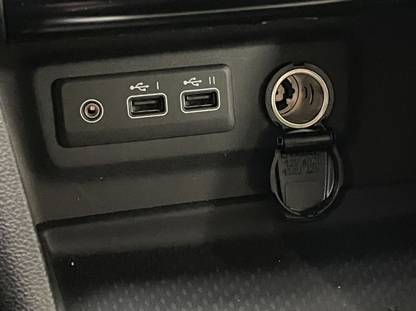 RENAULT MEGANE IV BERLINE 2023 - Photo n°24