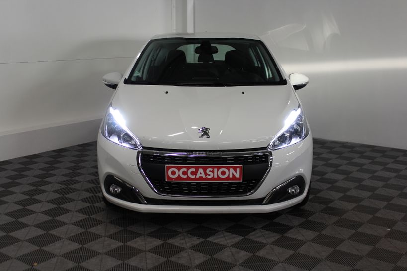 PEUGEOT 208 2019 - Photo n°2