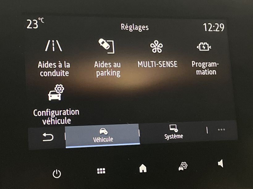 RENAULT MEGANE IV BERLINE 2021 - Photo n°15