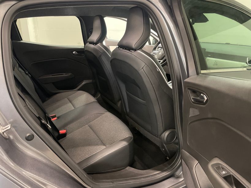 RENAULT CLIO V 2023 - Photo n°8