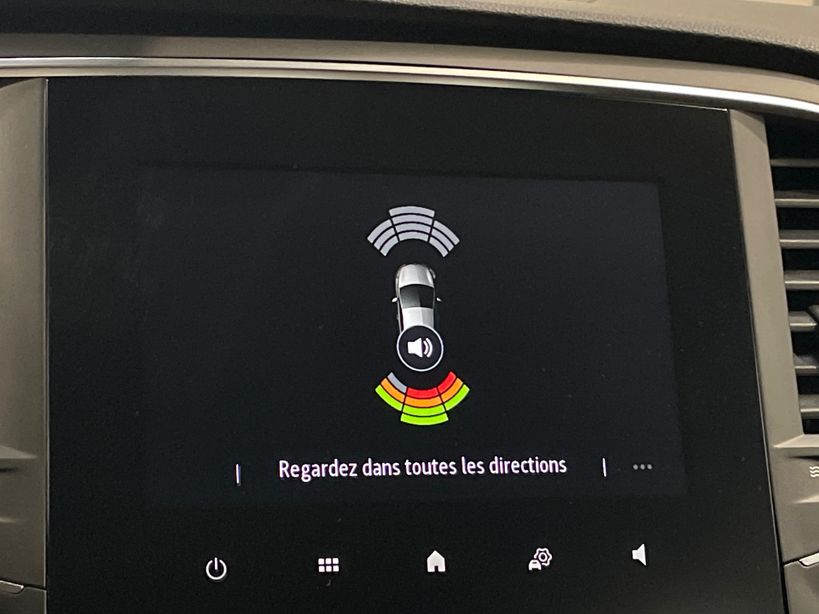 RENAULT MEGANE IV BERLINE 2021 - Photo n°12