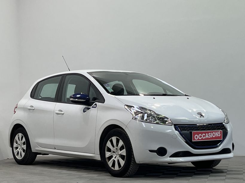 PEUGEOT 208 2015 - Photo n°2