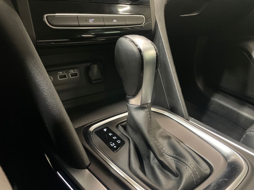 RENAULT MEGANE IV BERLINE 2023 - Photo n°20