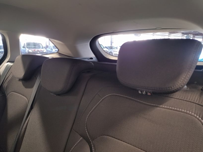 RENAULT MEGANE IV ESTATE 2021 - Photo n°21
