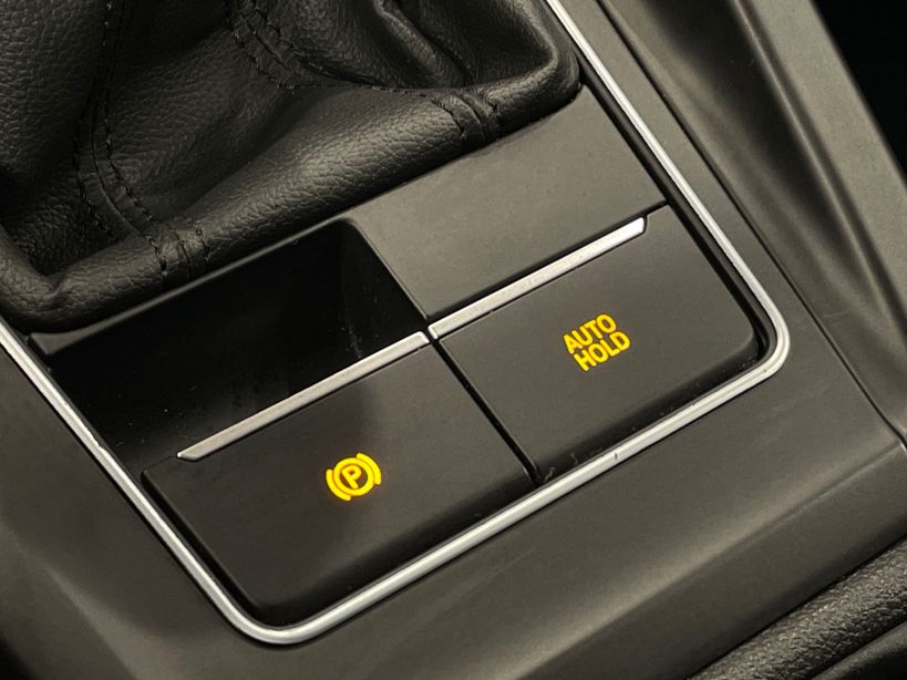 VOLKSWAGEN GOLF 2023 - Photo n°20