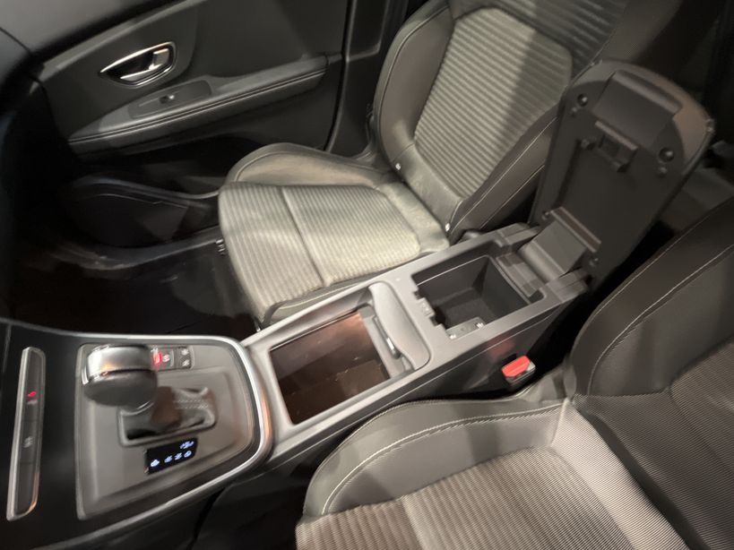 RENAULT GRAND SCENIC IV 2017 - Photo n°20