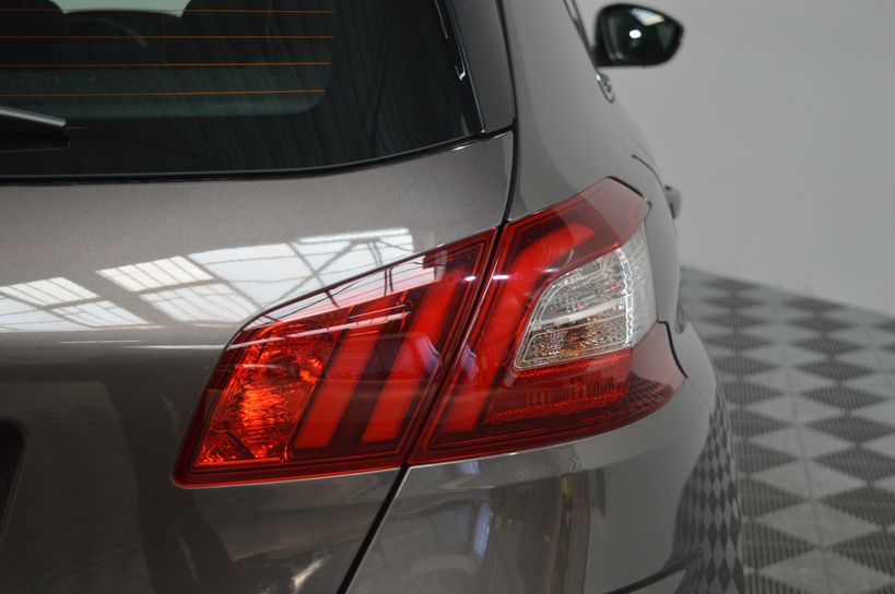 PEUGEOT 308 2014 - Photo n°7