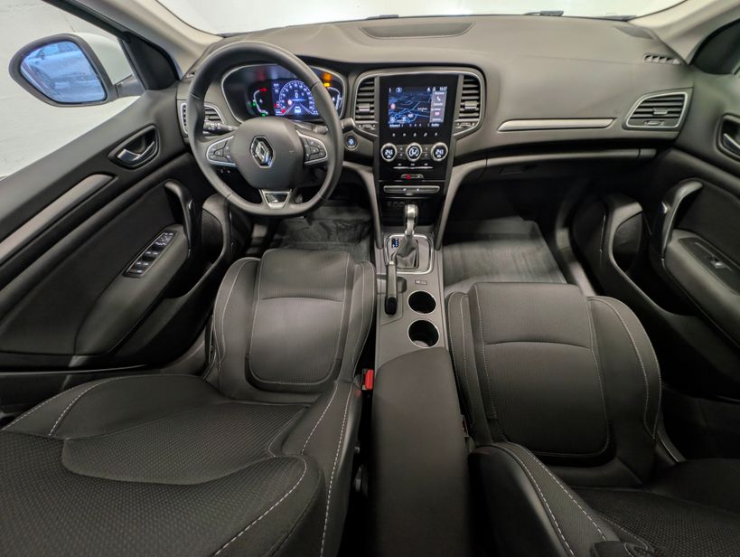 RENAULT MEGANE IV BERLINE 2021 - Photo n°23